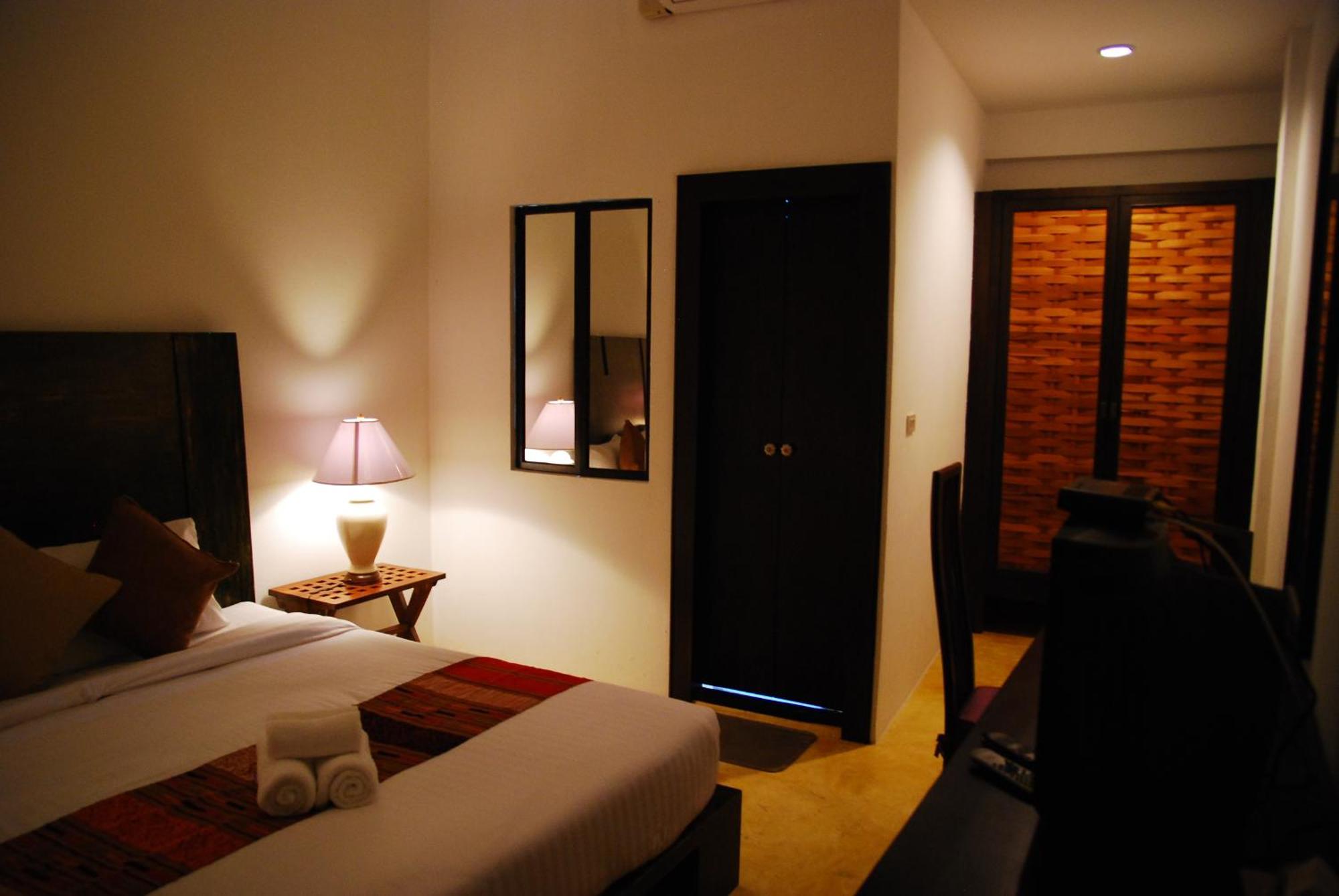 Отель The Travellers Arms Чиангмай Экстерьер фото