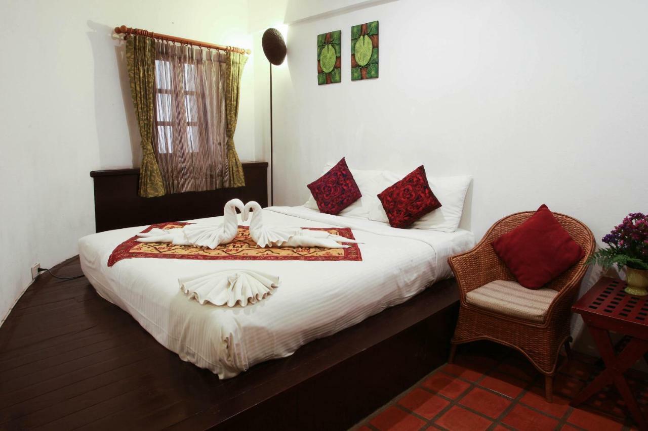 Отель The Travellers Arms Чиангмай Экстерьер фото